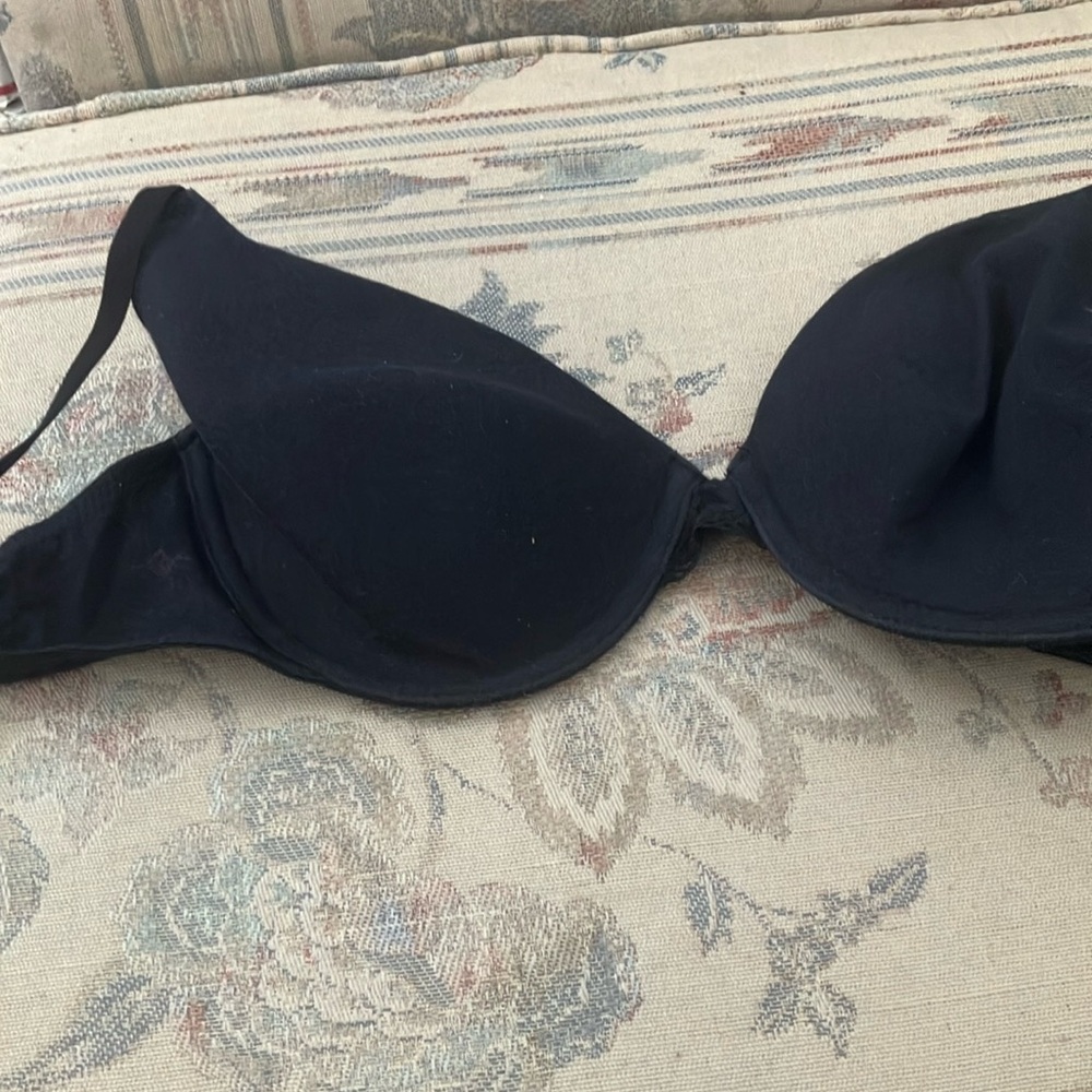 FINAL MARKDOWN Ladies Izod bra 38c